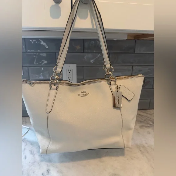 Coach Ava tote and matching wallet - Picture 3 of 17